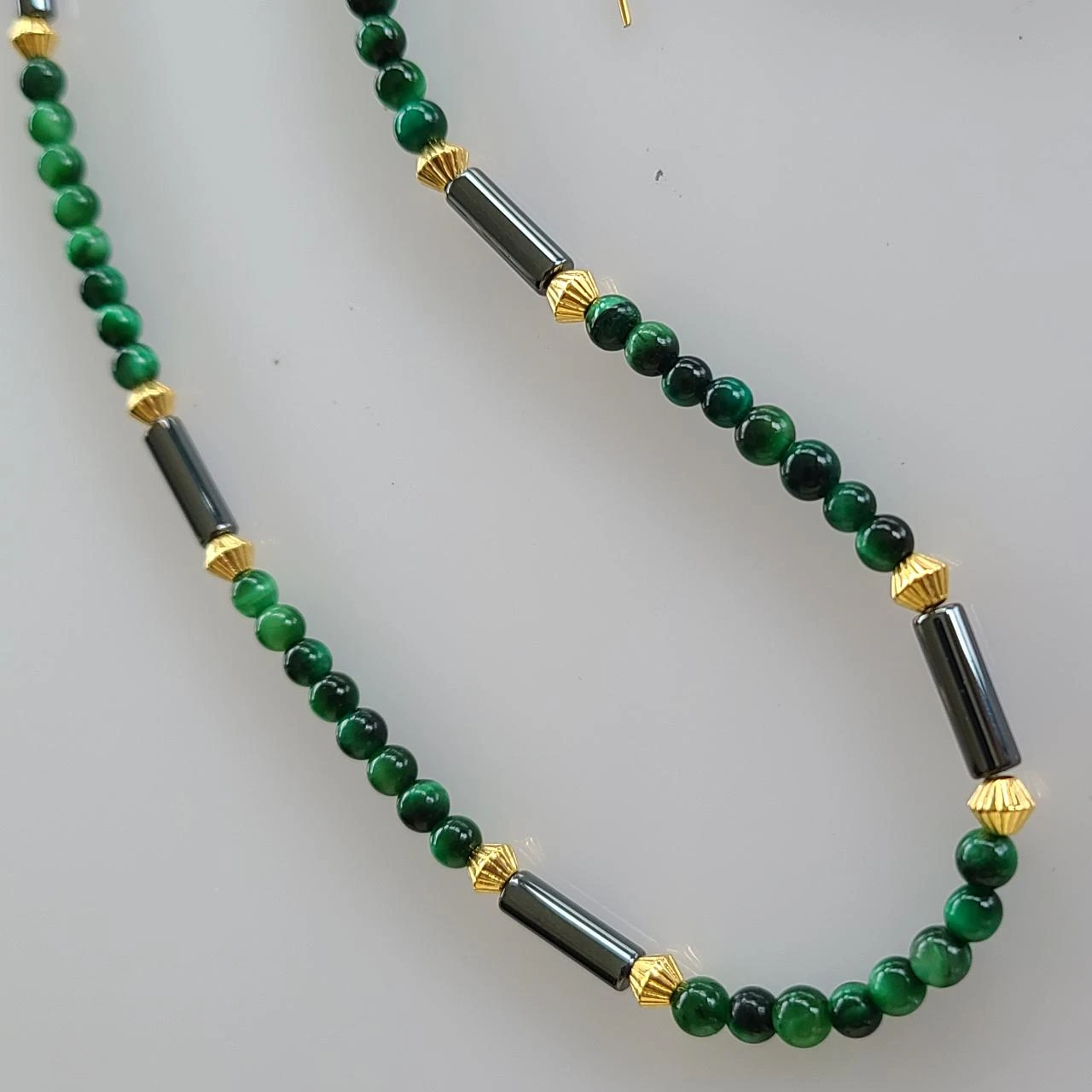 Green tinted tiger eye necklace and earrings set PA589 – photo 2